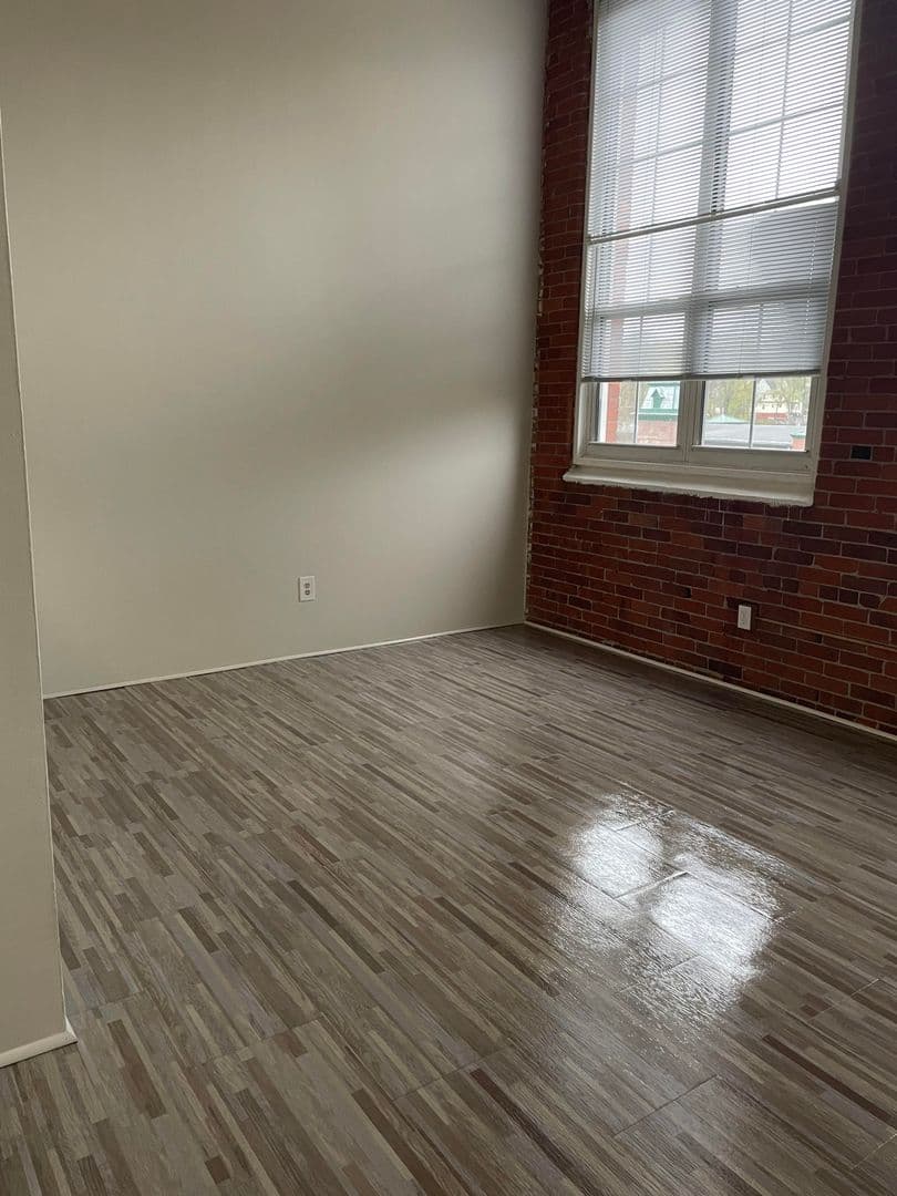 Winsted Apartment: 13 Wallens Street