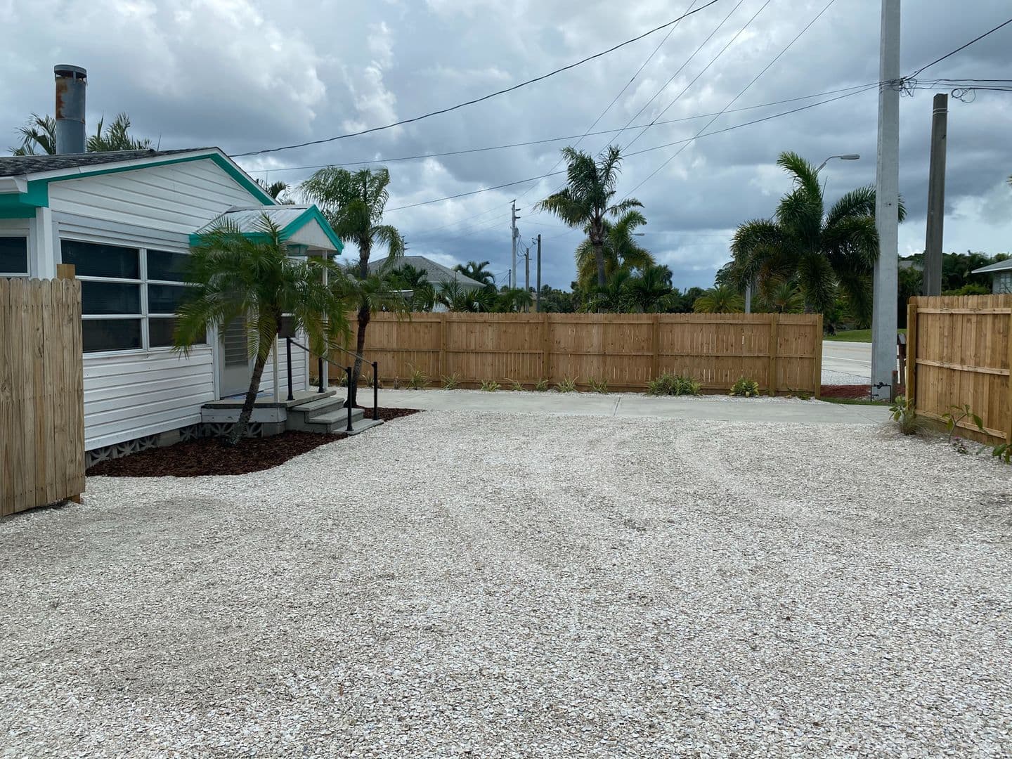 Nokomis House: 908 Albee Rd - Nokomis Beachy Bungalow