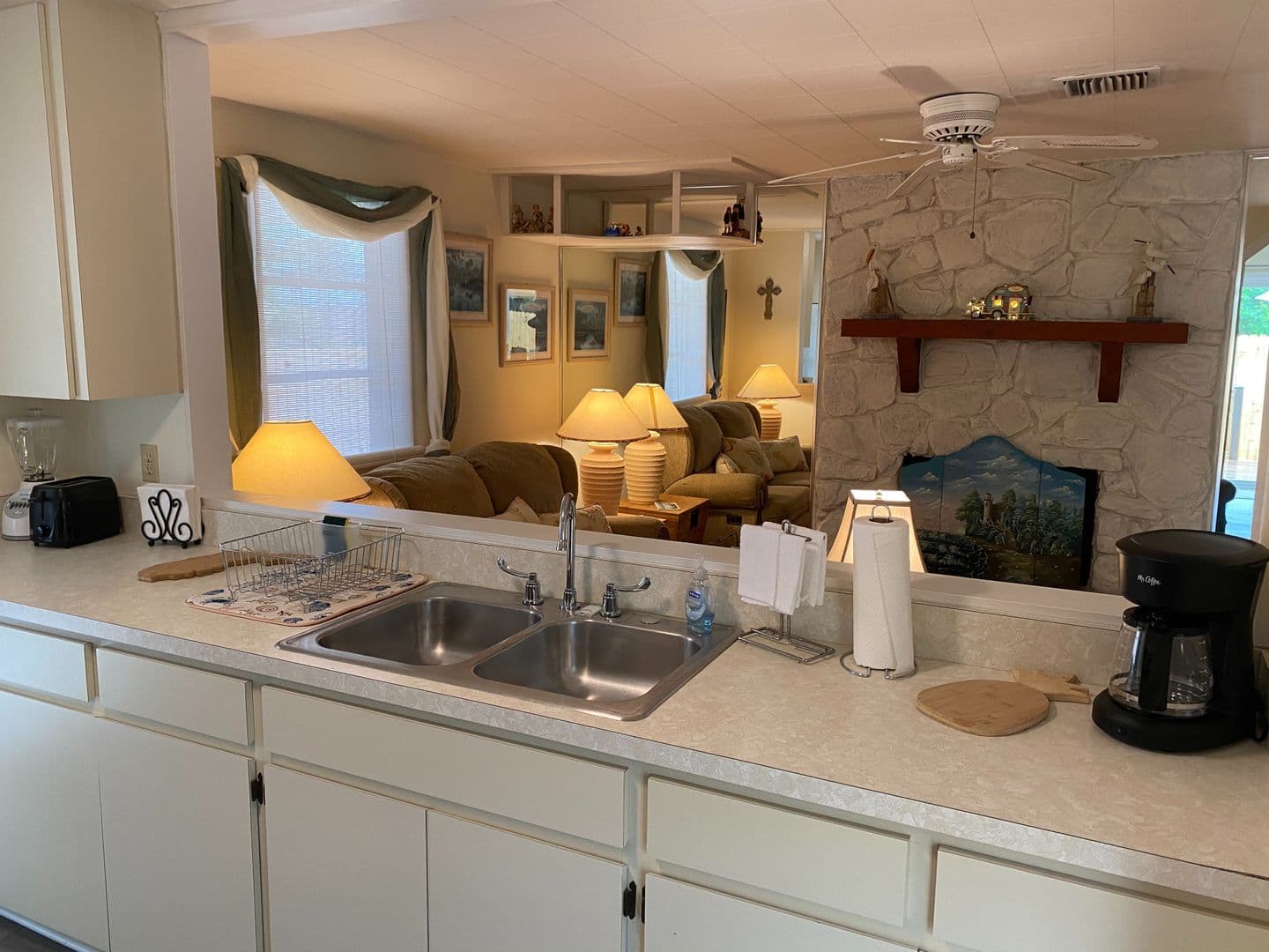 Nokomis House: 908 Albee Rd - Nokomis Beachy Bungalow