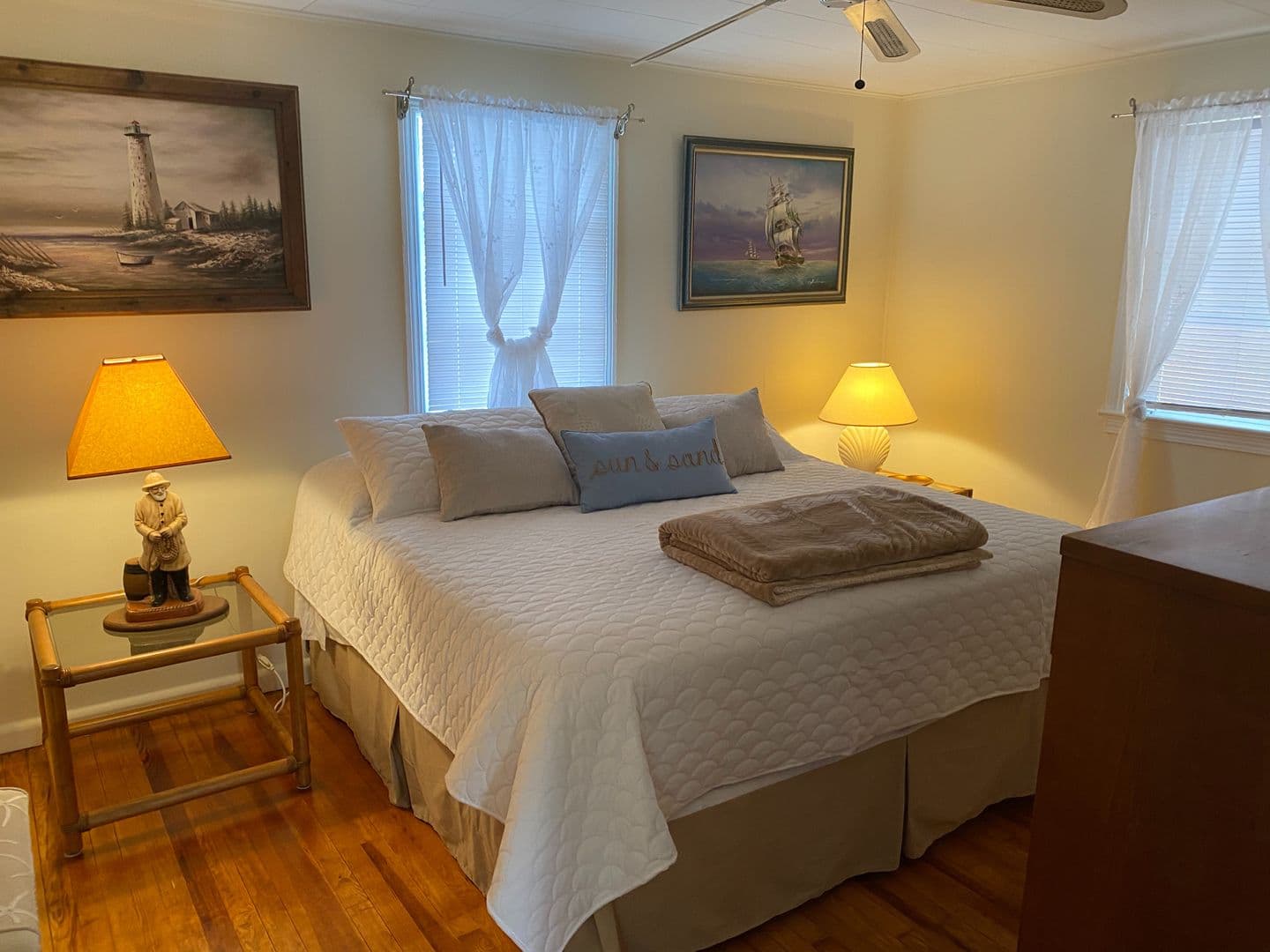 Nokomis House: 908 Albee Rd - Nokomis Beachy Bungalow