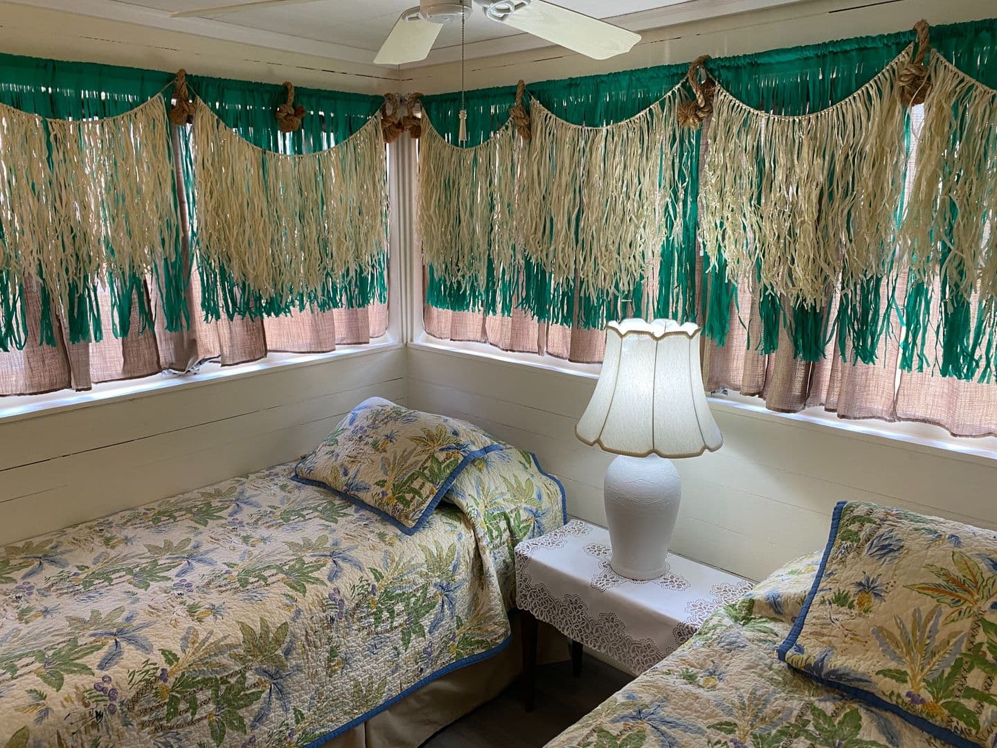 Nokomis House: 908 Albee Rd - Nokomis Beachy Bungalow