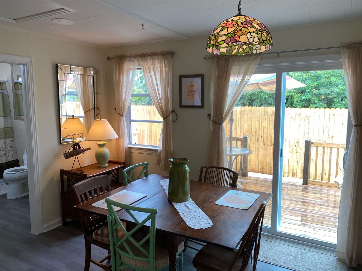 Nokomis House: 908 Albee Rd - Nokomis Beachy Bungalow