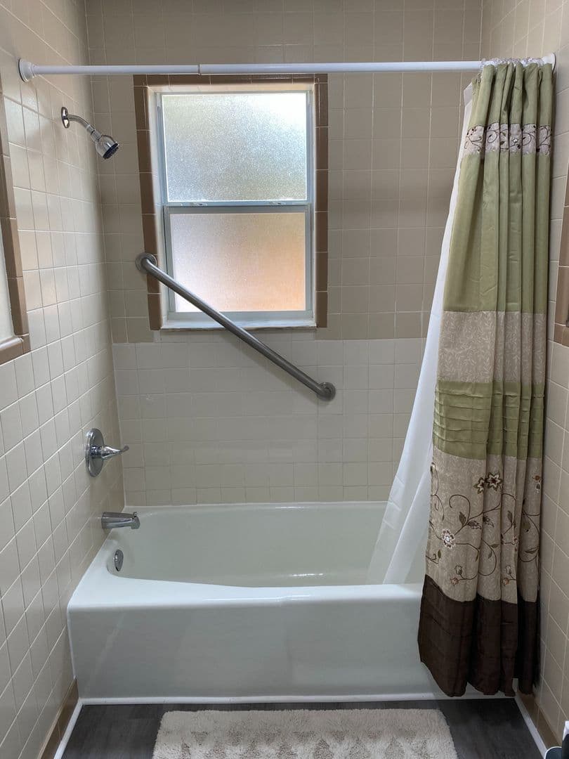 Nokomis House: 908 Albee Rd - Nokomis Beachy Bungalow