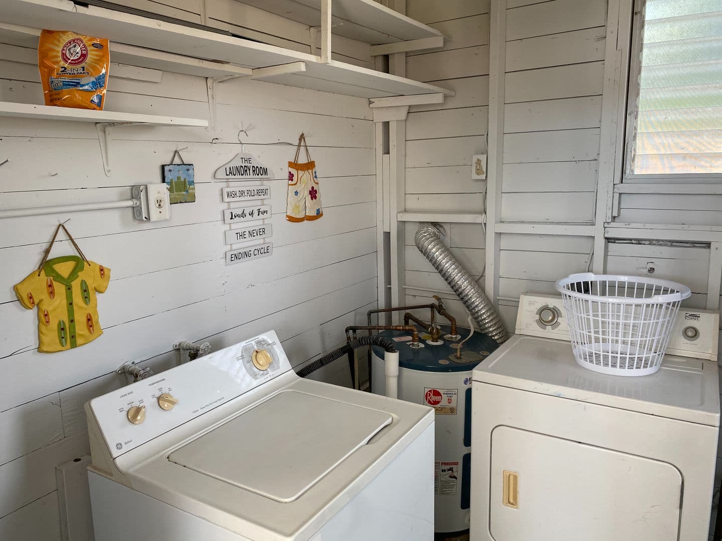 Nokomis House: 908 Albee Rd - Nokomis Beachy Bungalow