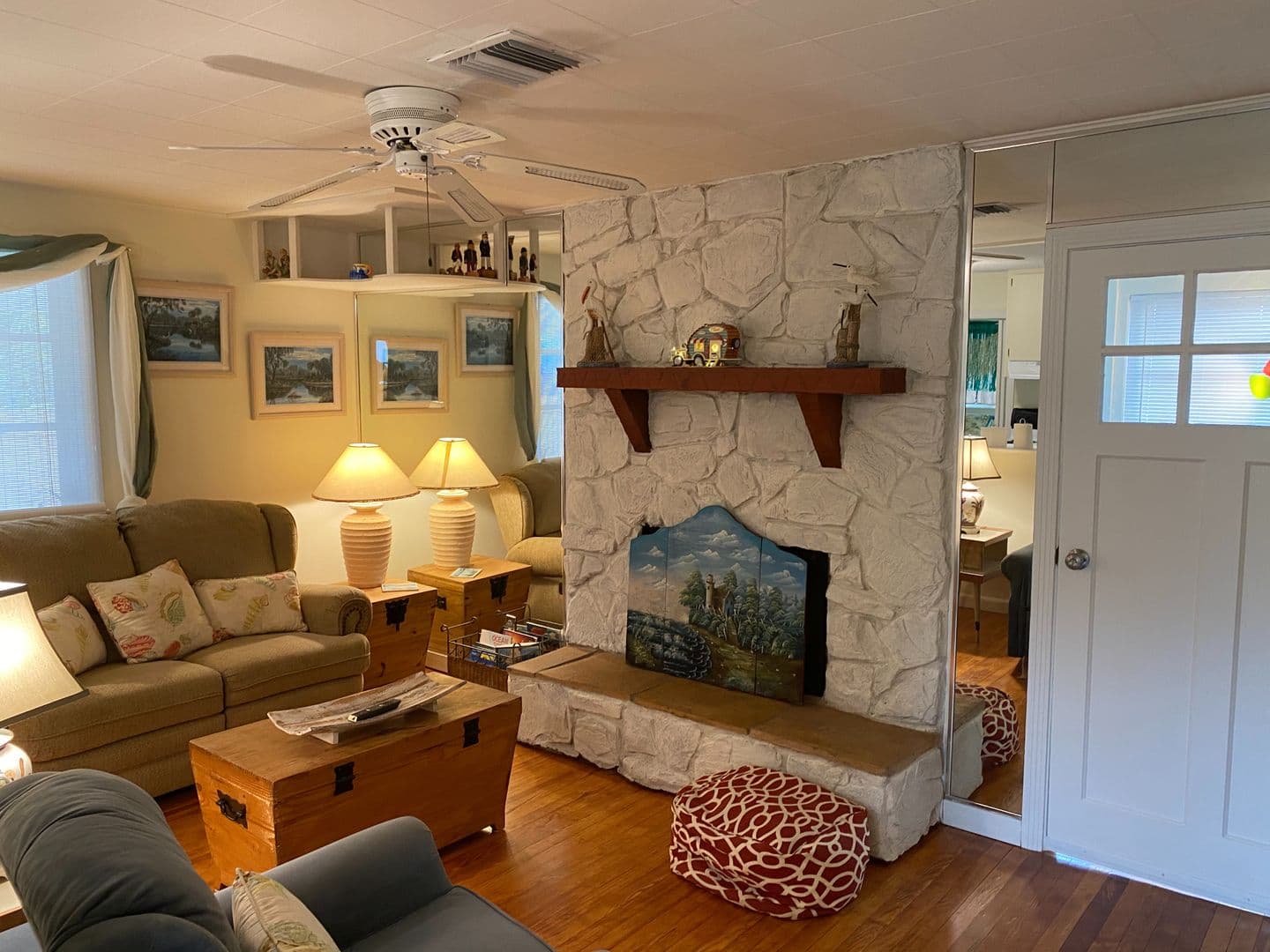 Nokomis House: 908 Albee Rd - Nokomis Beachy Bungalow