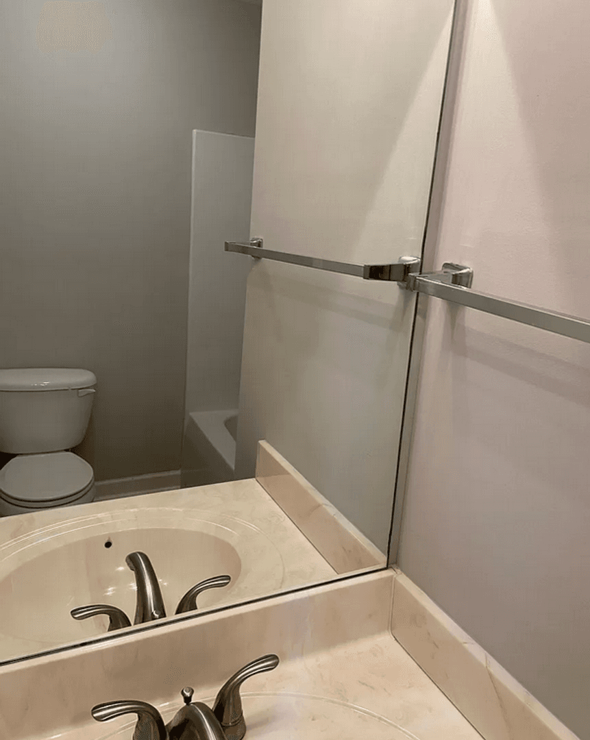 Oxford House: 311 Countryview