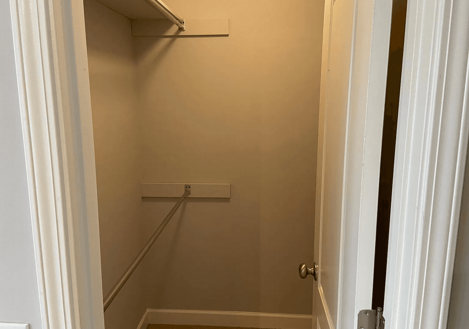 Oxford House: 311 Countryview