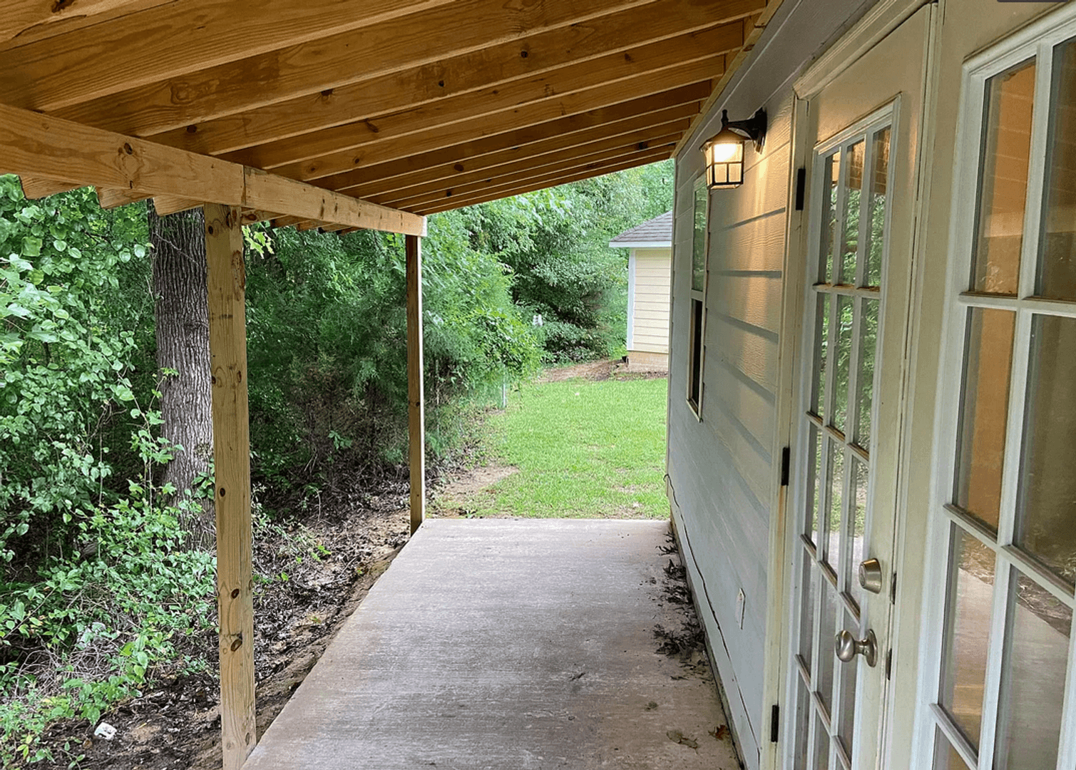 Oxford House: 311 Countryview