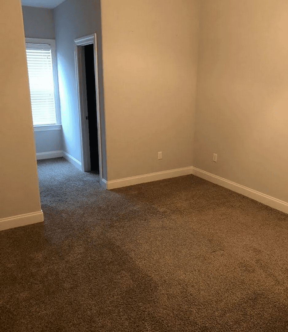 Oxford House: 410 Walker Circle