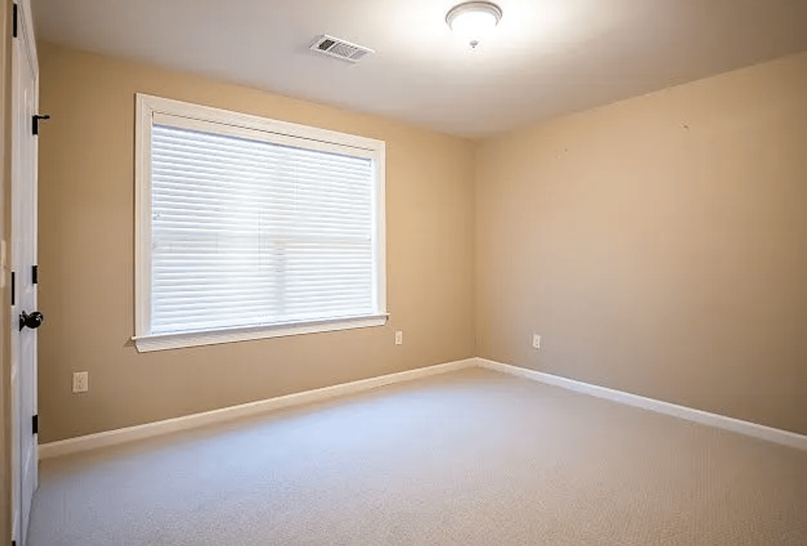 Oxford House: 606 Crooked Lake