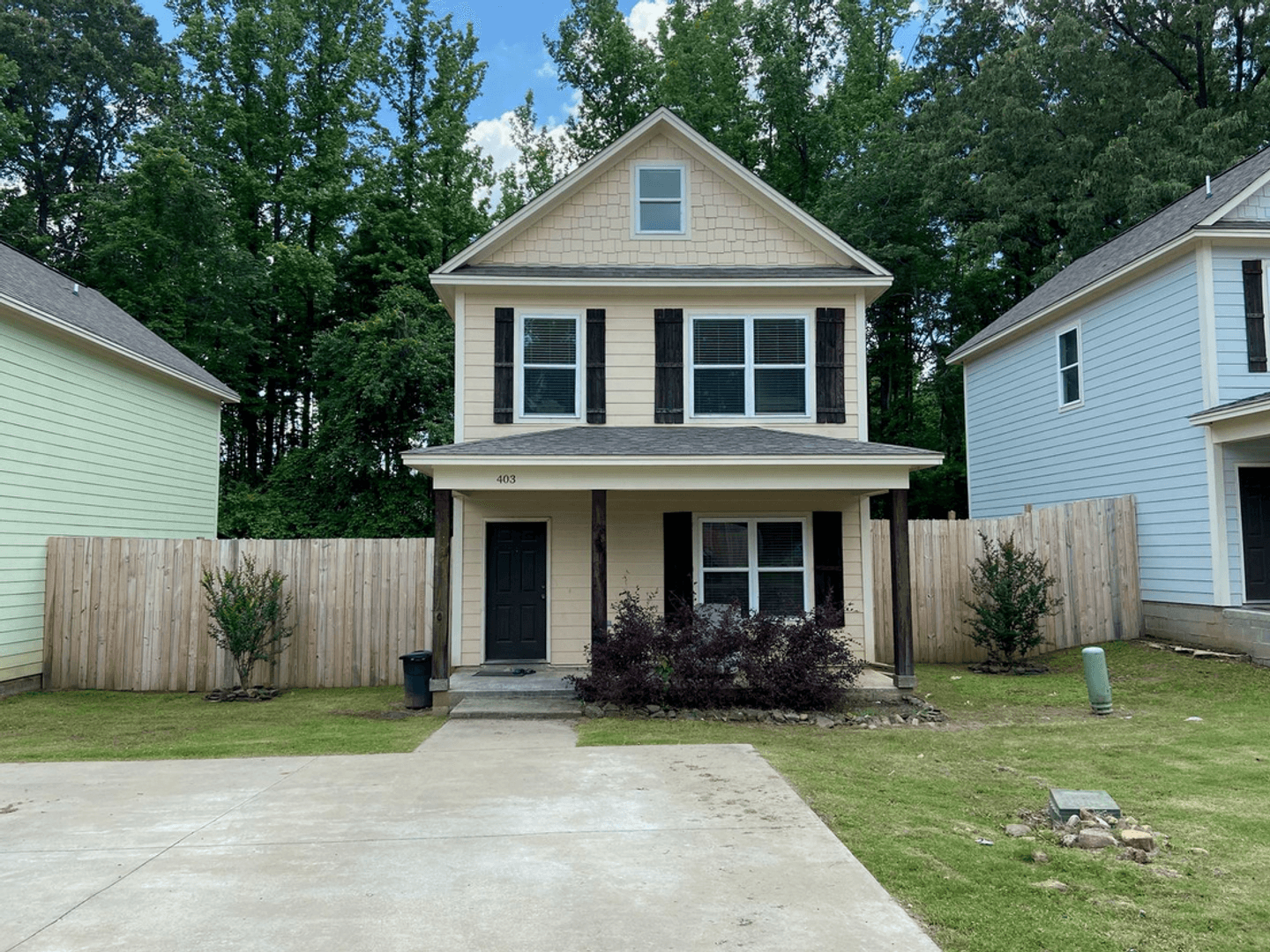 Oxford House: 403 Shady Park Cove