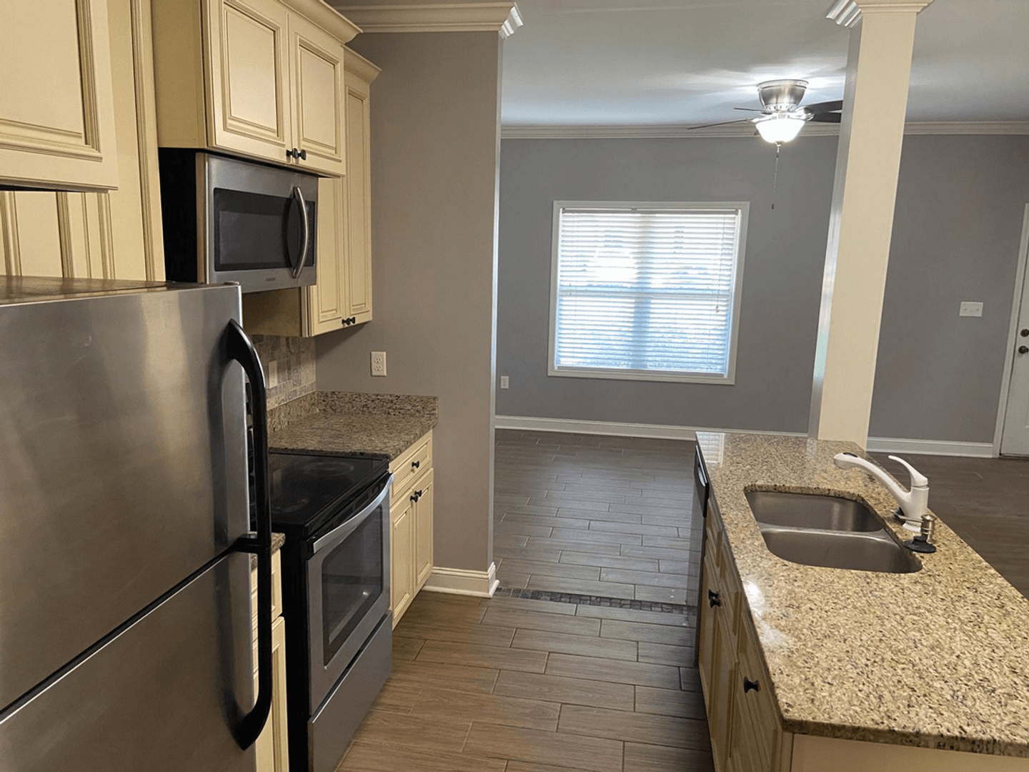 Oxford House: 403 Shady Park Cove