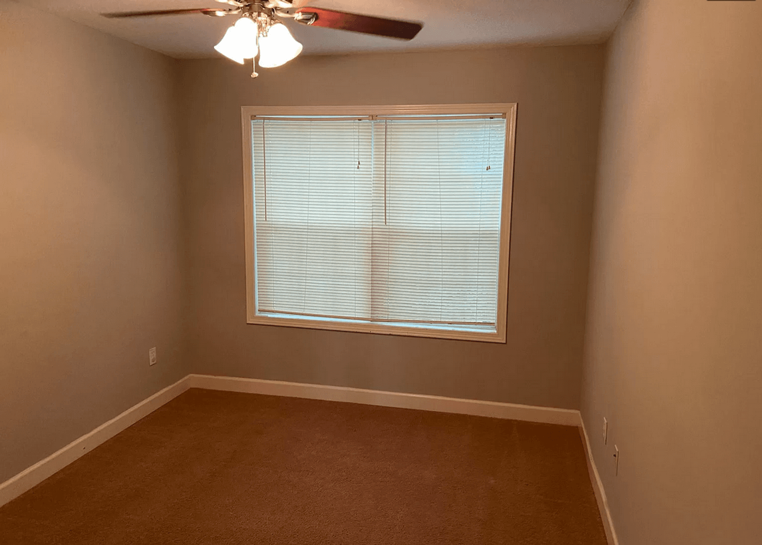 Oxford House: 311 Countryview