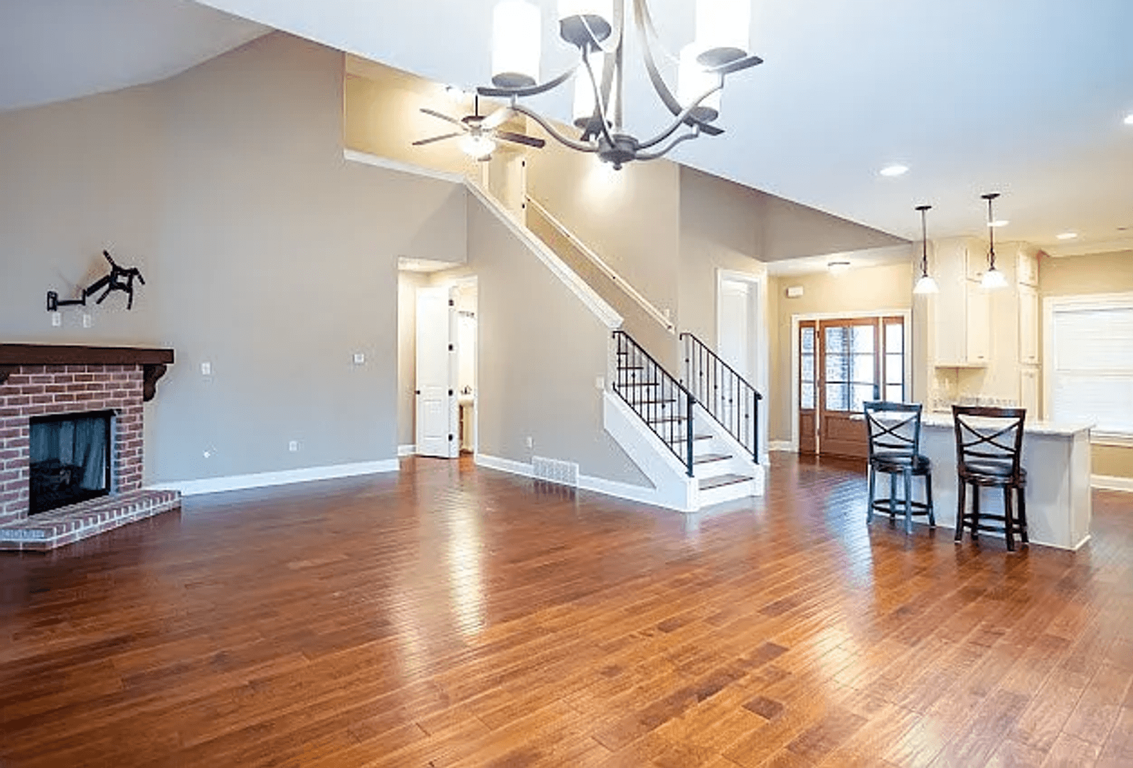 Oxford House: 606 Crooked Lake