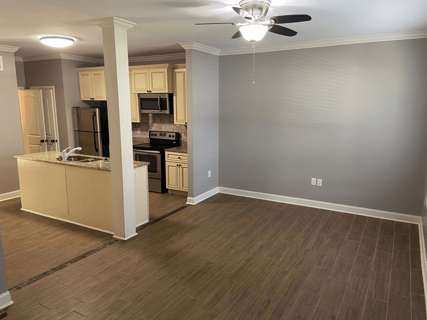 Oxford House: 403 Shady Park Cove