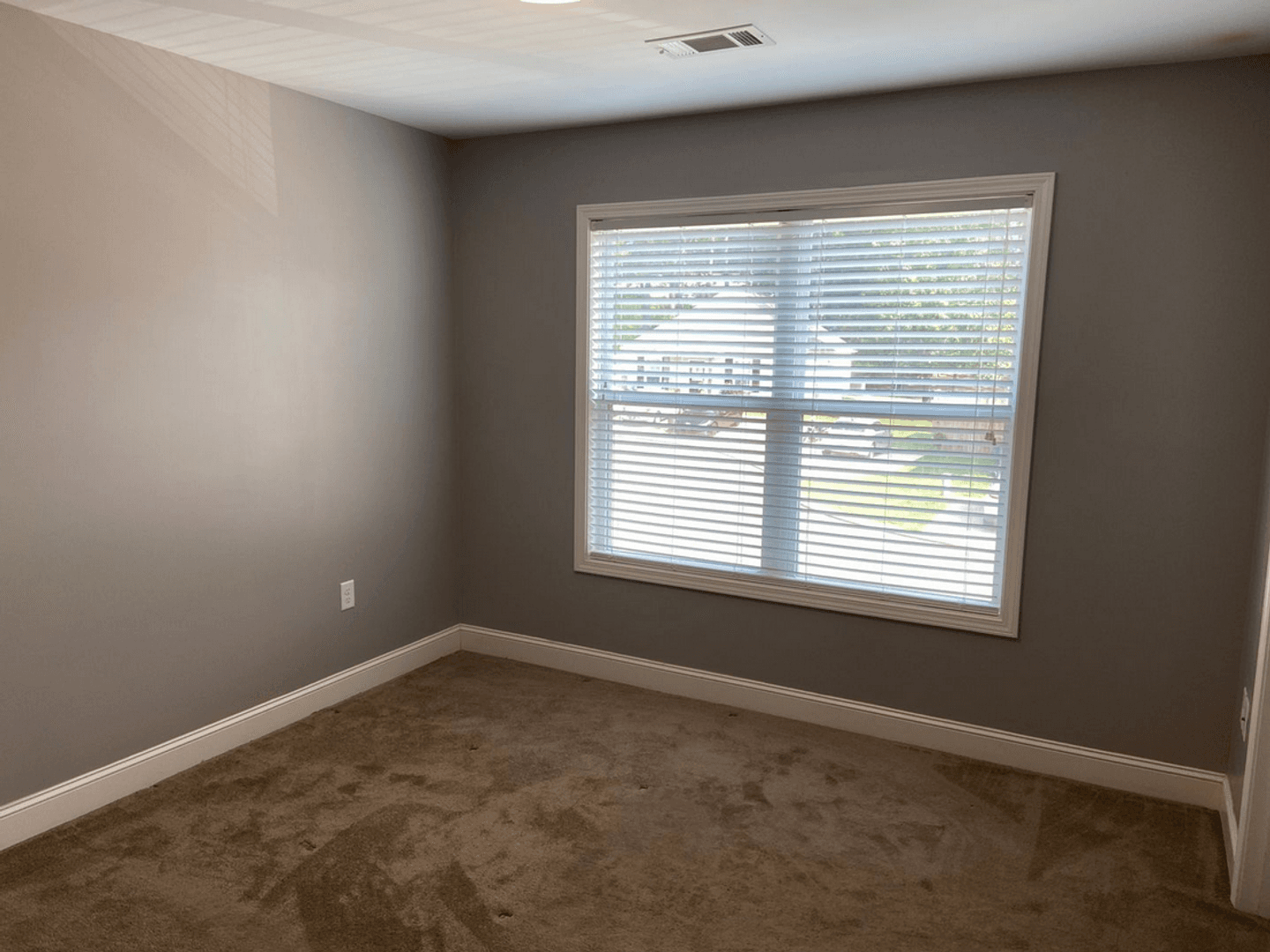 Oxford House: 403 Shady Park Cove