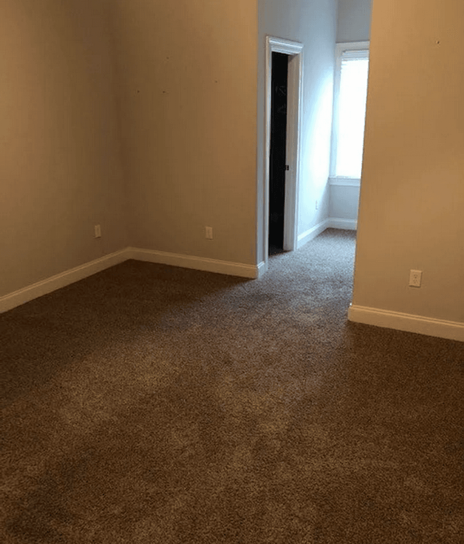 Oxford House: 410 Walker Circle