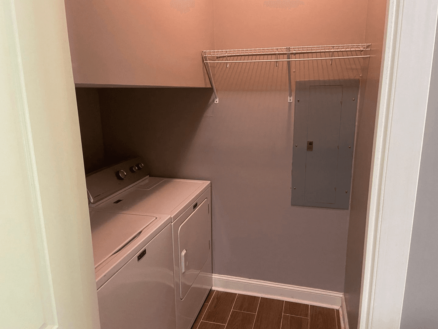 Oxford House: 403 Shady Park Cove