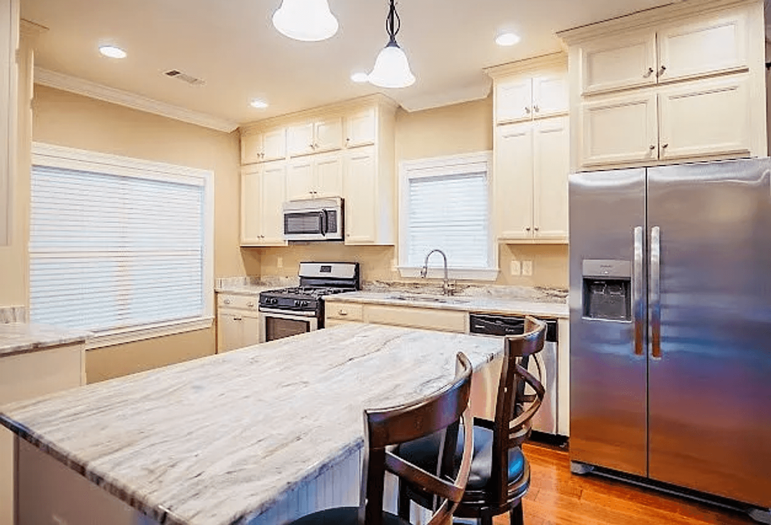 Oxford House: 606 Crooked Lake