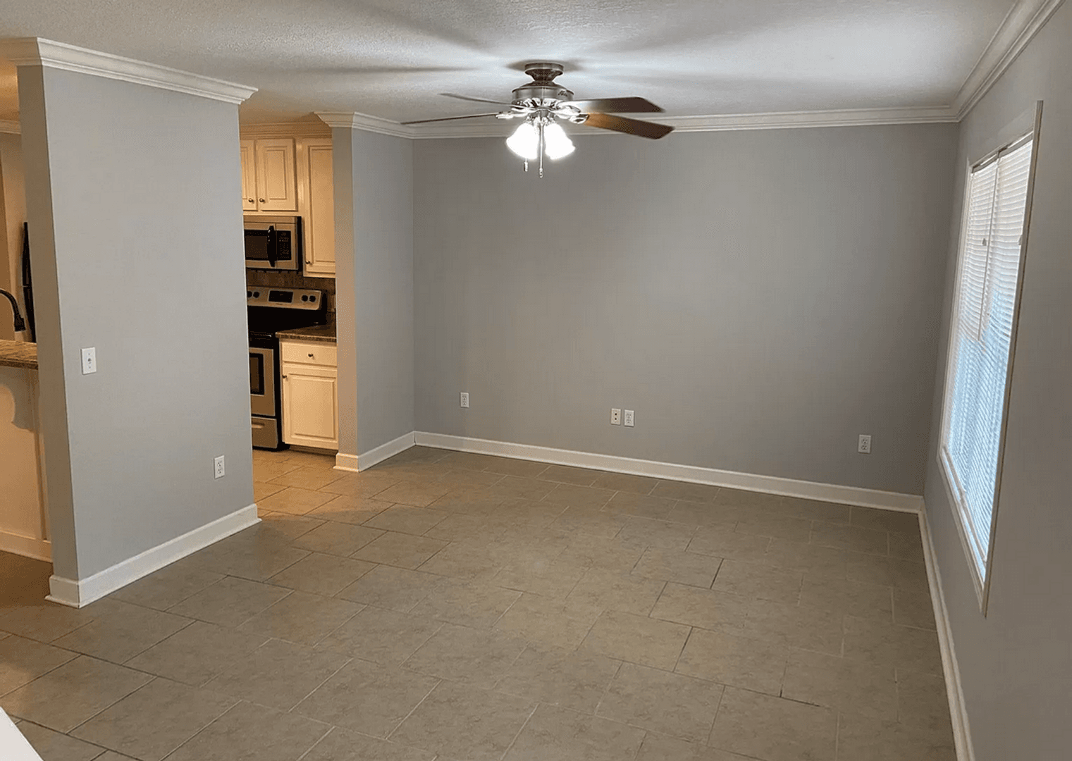 Oxford House: 311 Countryview