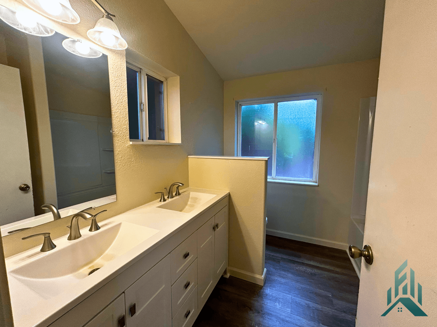 Corvallis Apartment: 640 Southeast Crystal Lake Drive