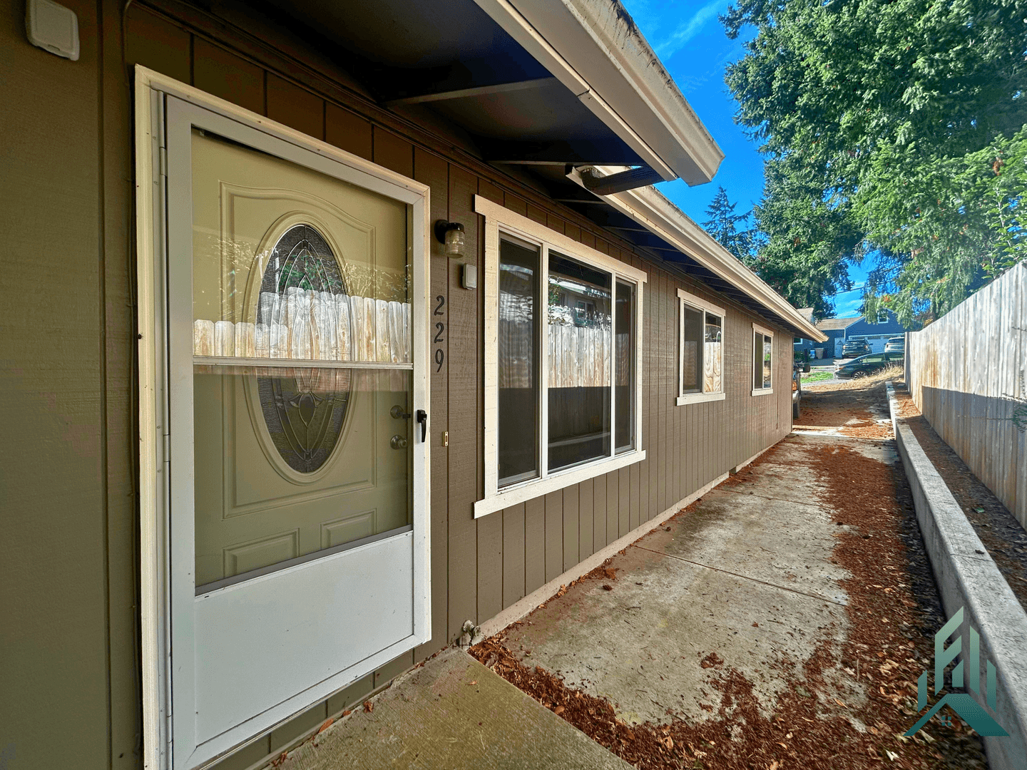 Philomath Apartment: 229-231 N 10th St.