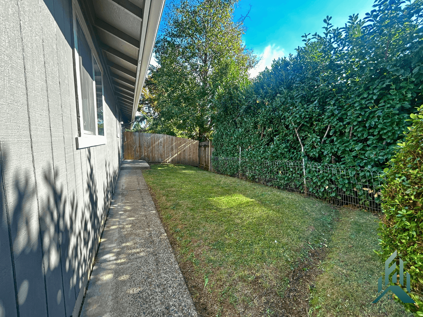 Philomath Apartment: 229-231 N 10th St.