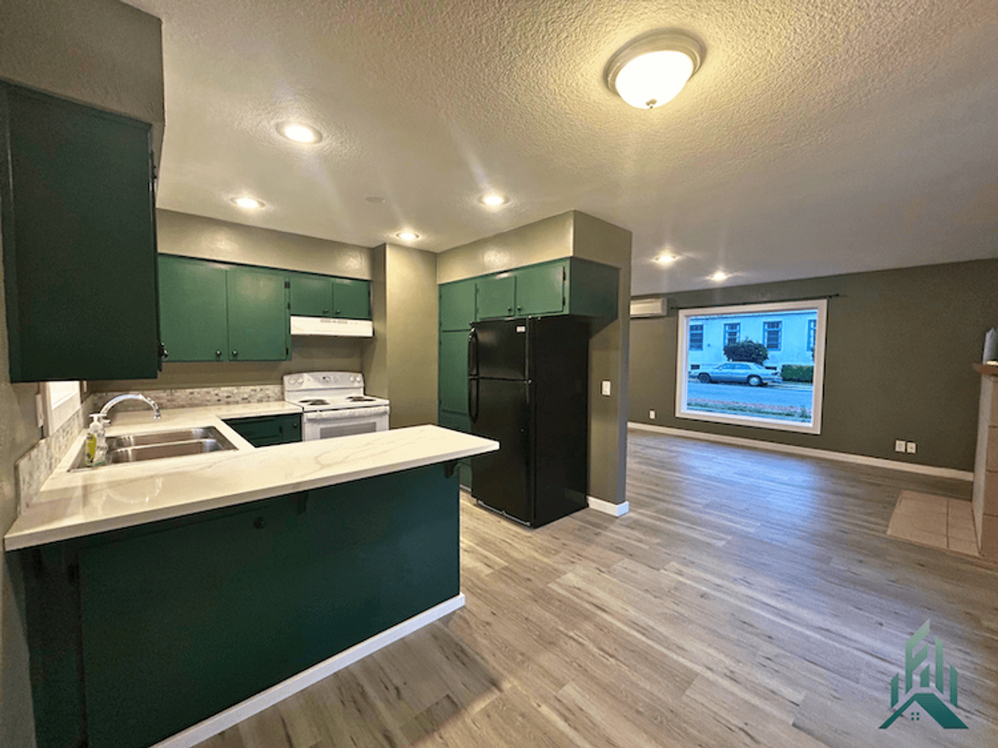 Albany Apartment: 2503 8th Avenue Southeast