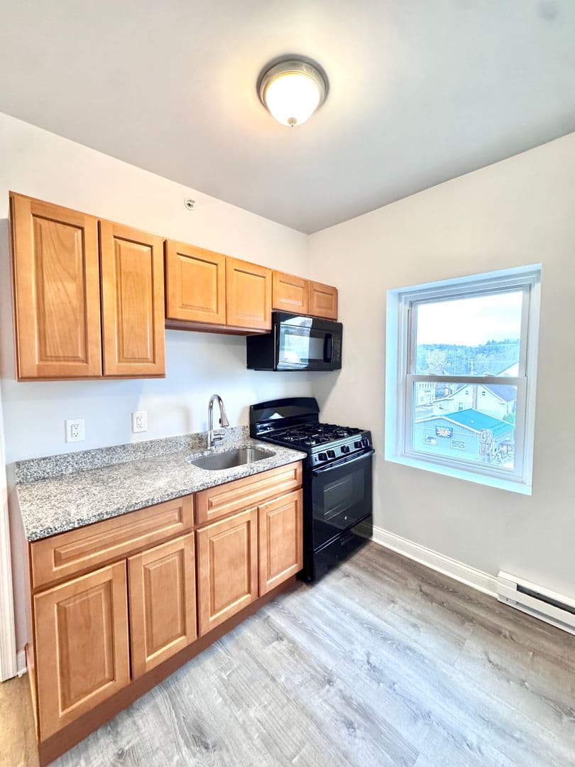 Walnutport Apartment: 103 E Main Street