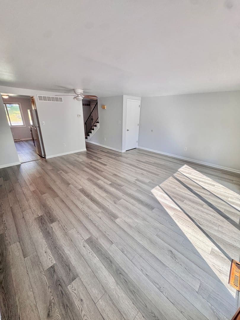 Slatington House: 7321 East Hillcrest Lane