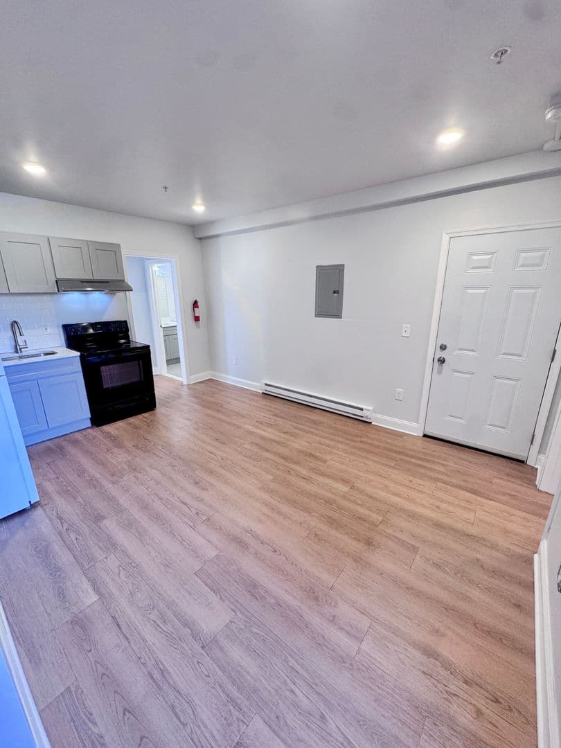Allentown Apartment: 827-829 W Linden Street