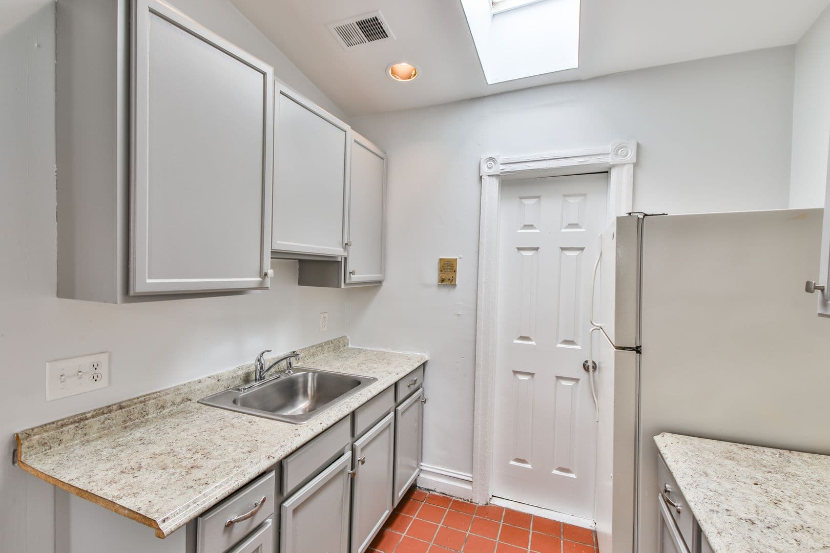 Allentown Apartment: 39 N 11th Street
