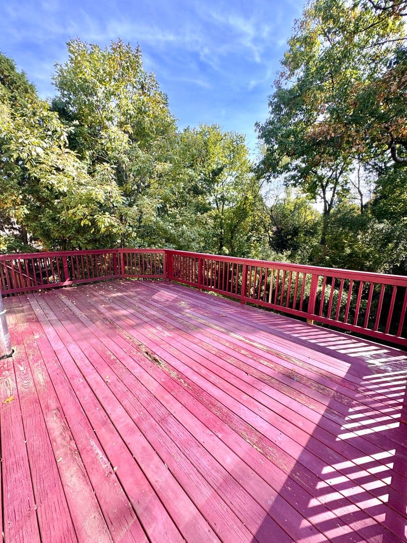 Slatington House: 7321 East Hillcrest Lane