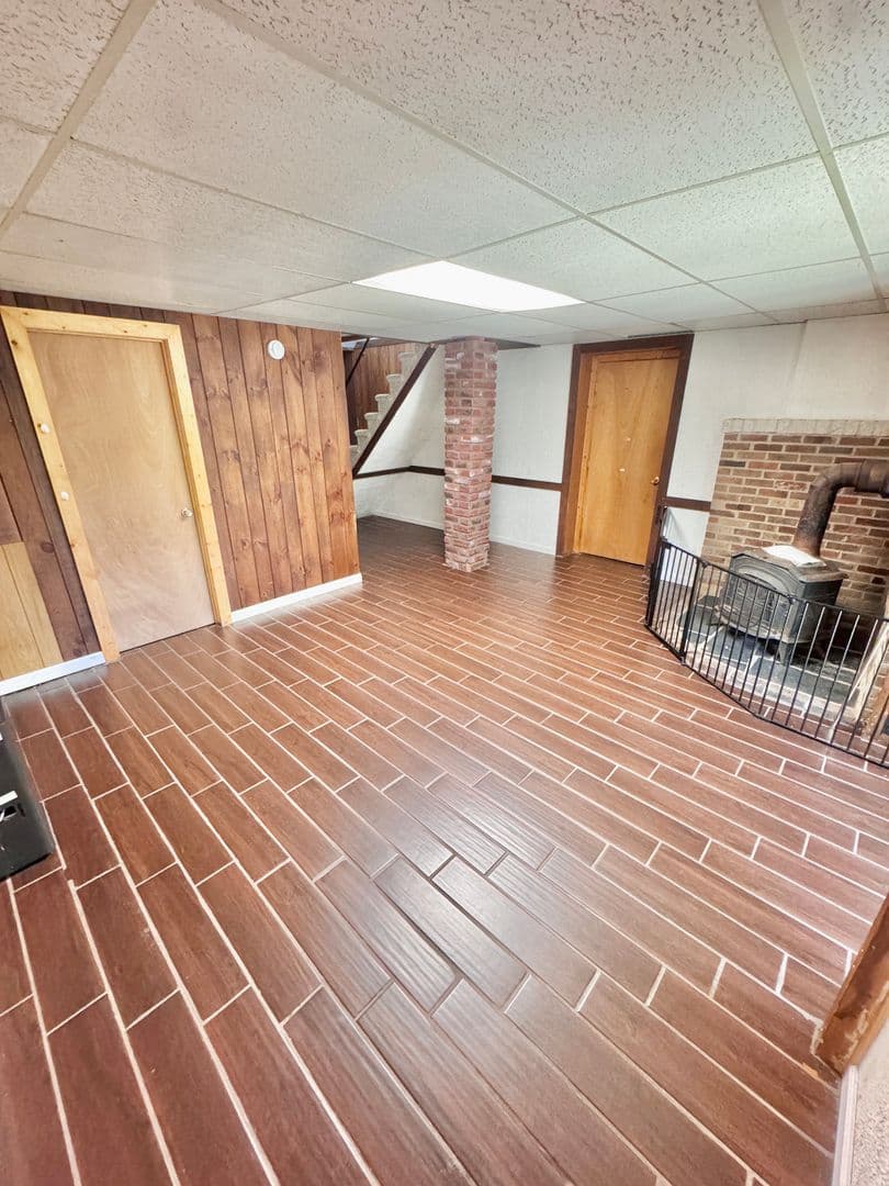 Slatington House: 7321 East Hillcrest Lane