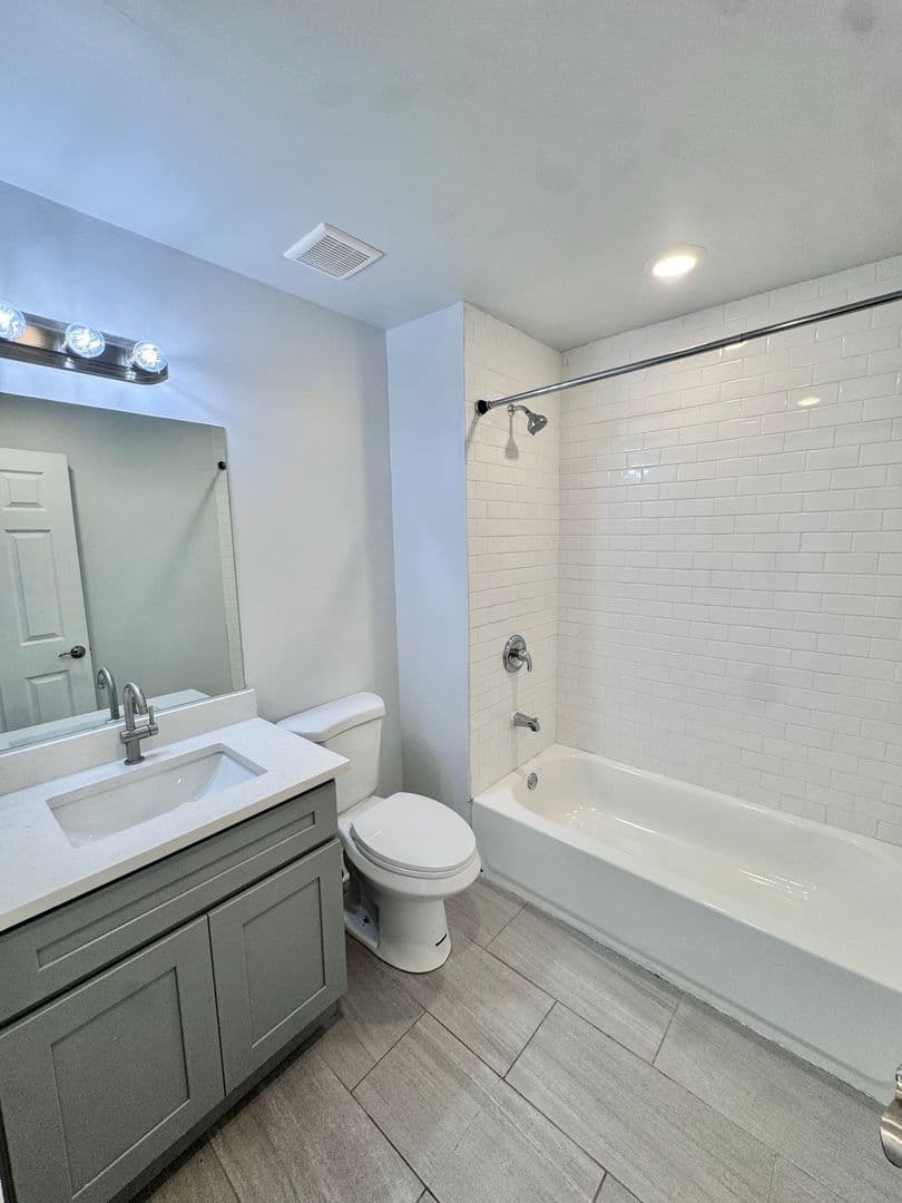 Allentown Apartment: 827-829 W Linden Street