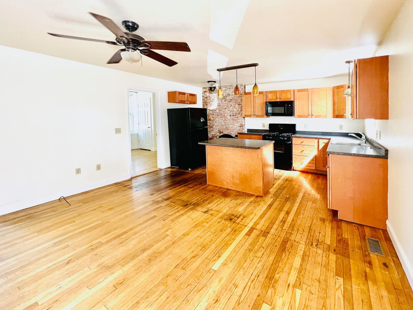 Burlington Apartment: 46 King Street