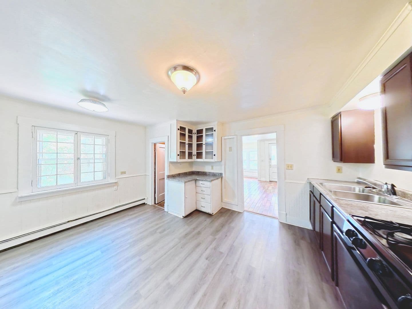 Burlington House: 312 Colchester Avenue