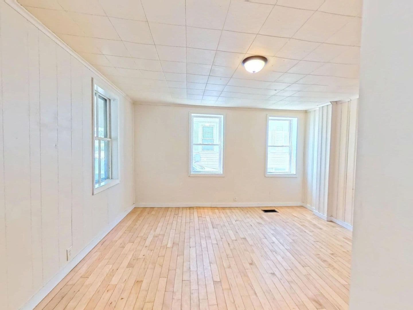 Burlington Apartment: 30 Chase Street