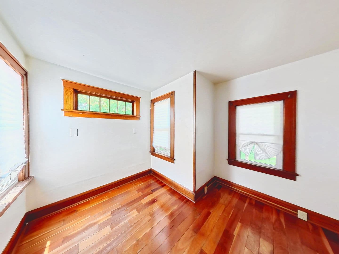 Burlington House: 312 Colchester Avenue