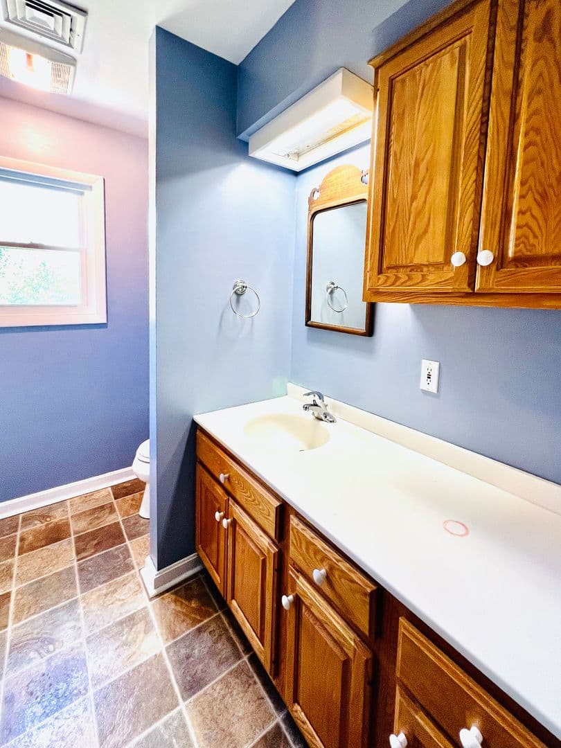 South Burlington House: 238 Spear Street