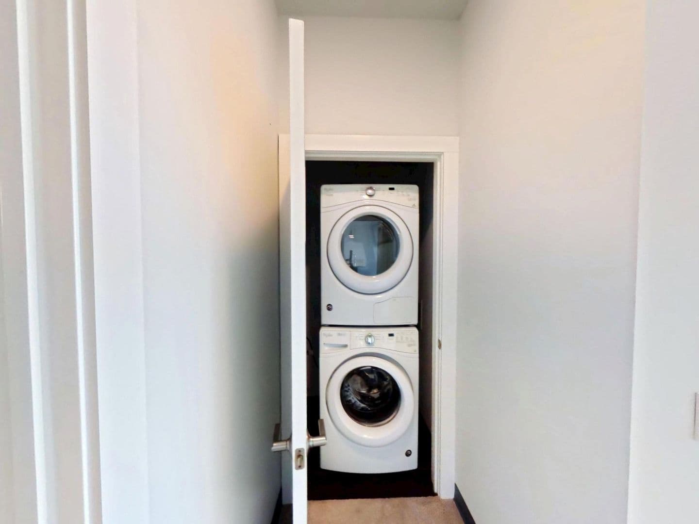Winooski Apartment: 106 East Allen Street