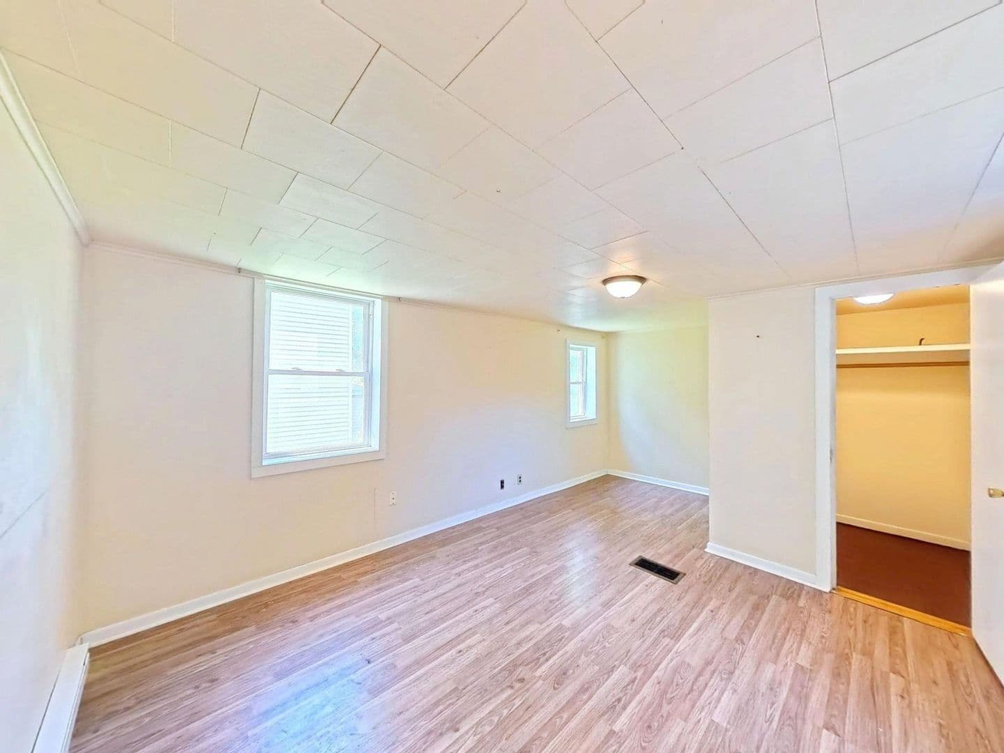 Burlington Apartment: 30 Chase Street