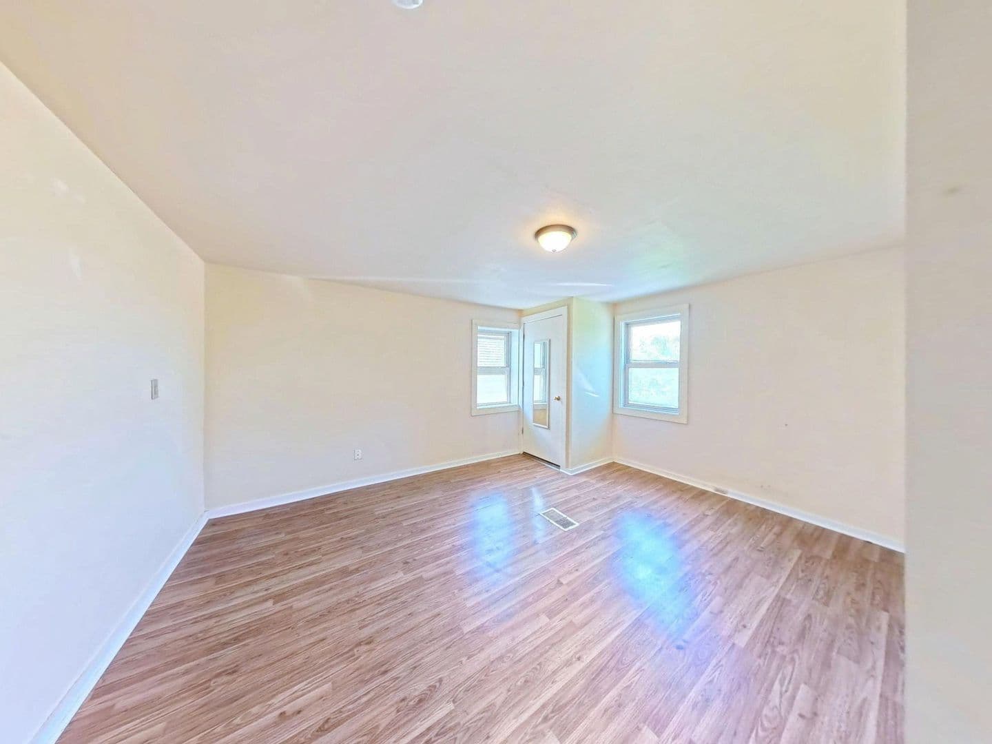 Burlington Apartment: 30 Chase Street