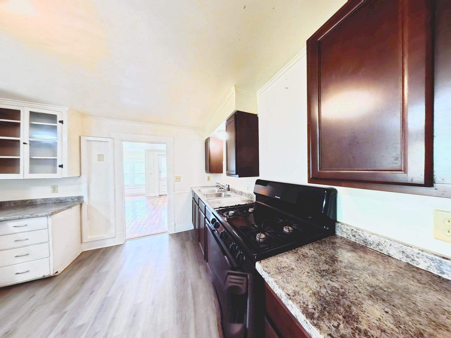 Burlington House: 312 Colchester Avenue