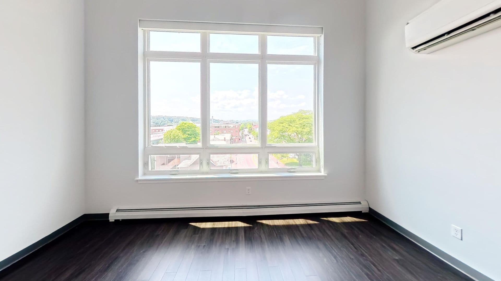Winooski Apartment: 106 East Allen Street