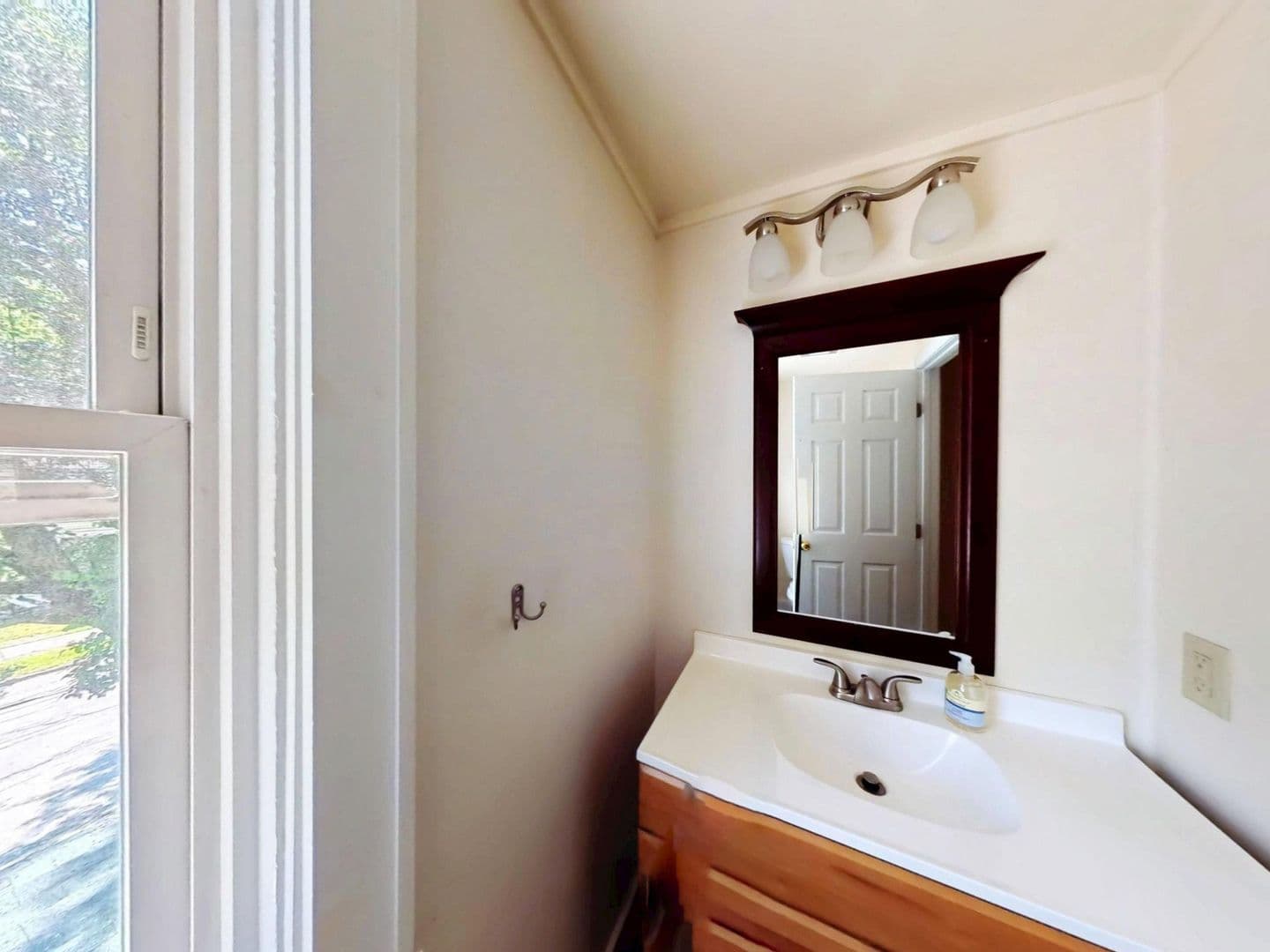 Burlington Apartment: 30 Chase Street