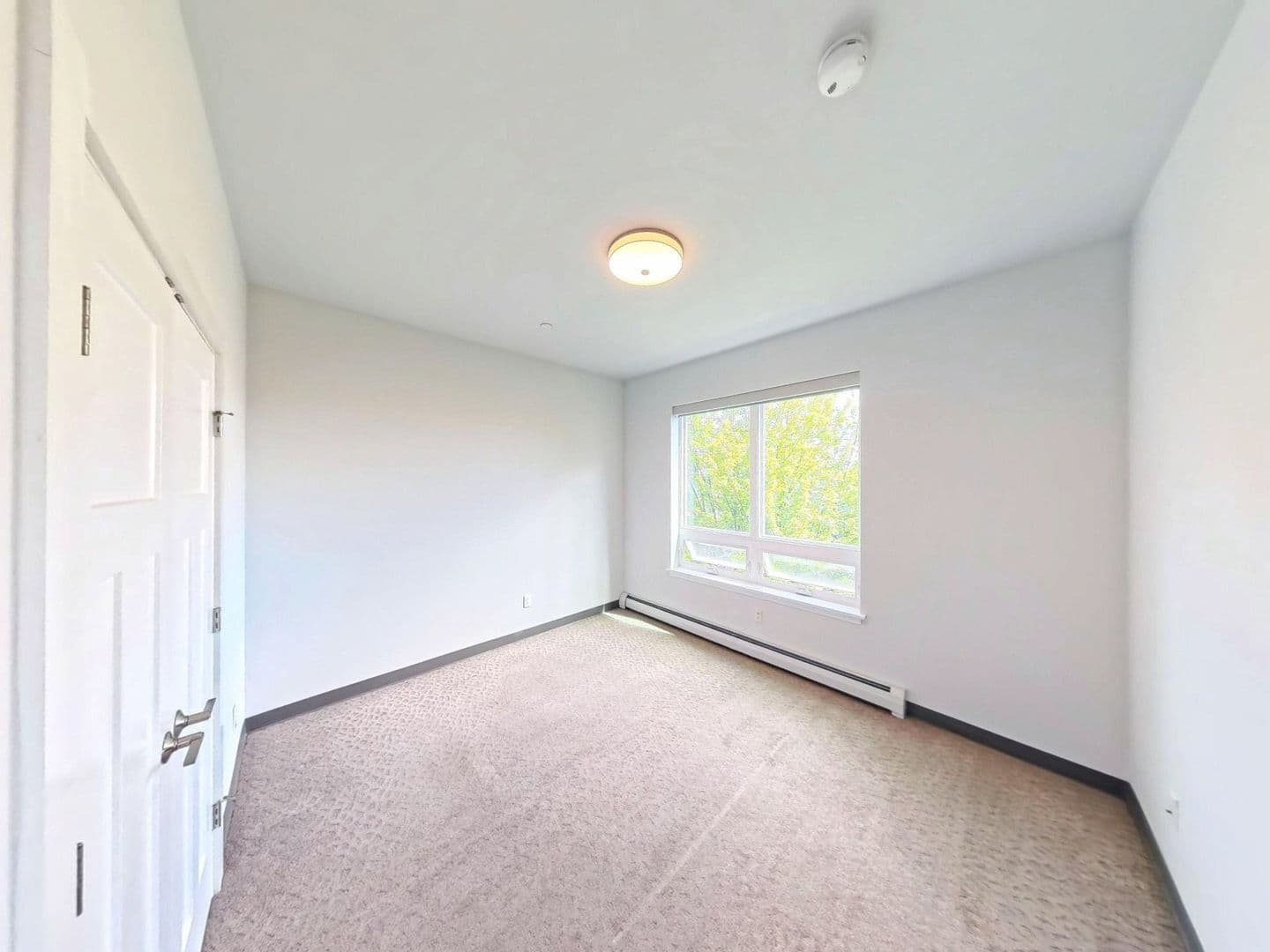 Winooski Apartment: 106 East Allen Street