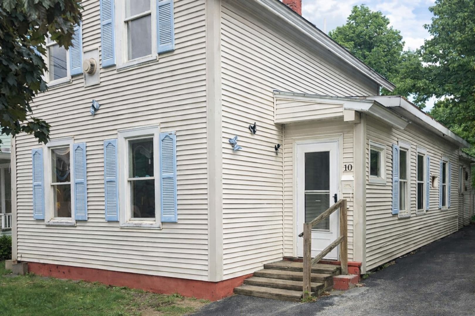 Burlington Apartment: 10 Walnut Street