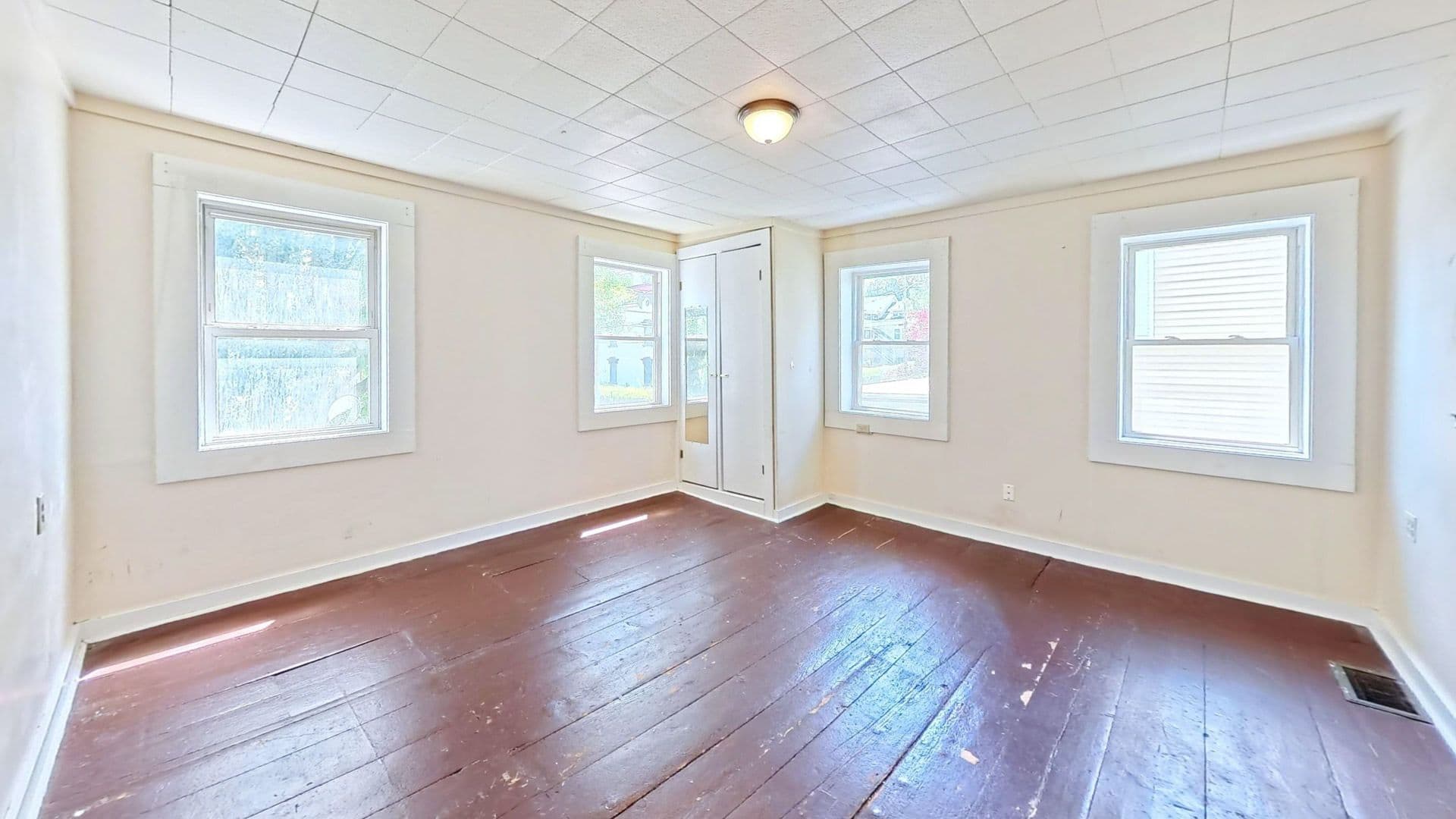 Burlington Apartment: 30 Chase Street