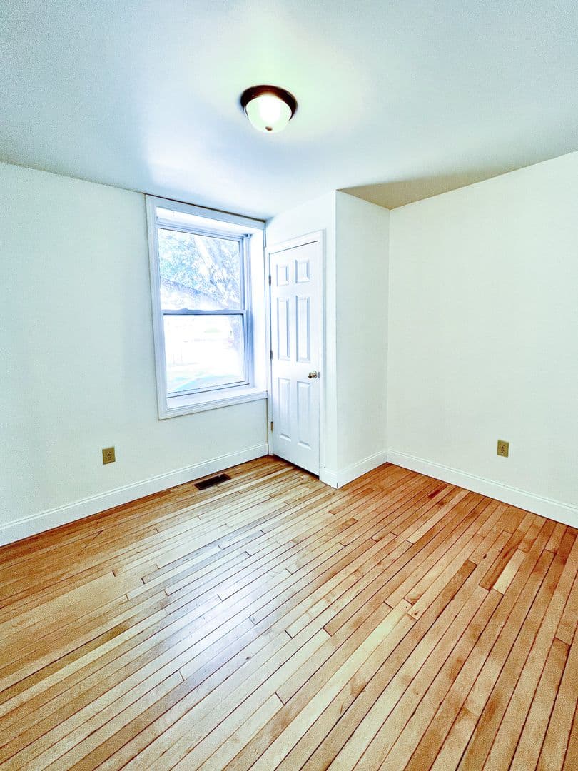 Burlington Apartment: 46 King Street